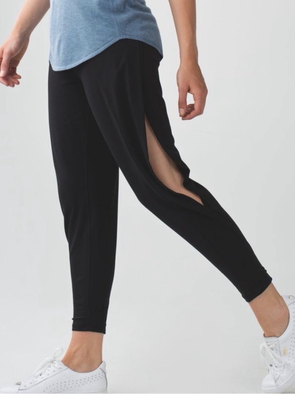 Lululemon Superb Pant Size 4 Black Rare Discontinued Vitasea Wrap Hem Yoga Pant